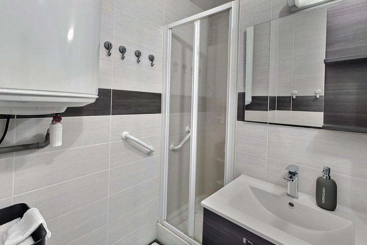 Le Voltaire - Balcon - 2 Chb - 3 Lits - 2 Min Gare Et Cente-Ville - Mon Groom Troyes Luaran gambar