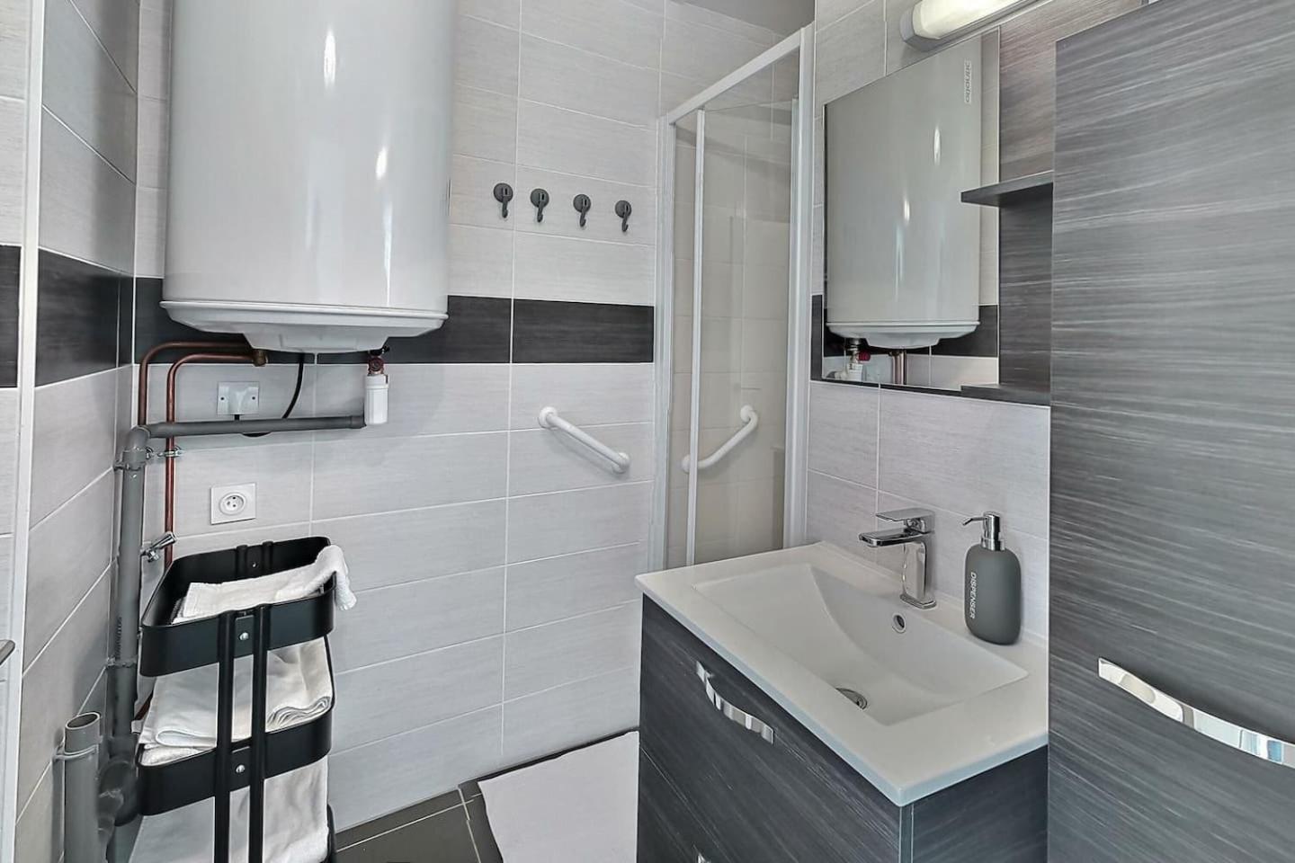 Le Voltaire - Balcon - 2 Chb - 3 Lits - 2 Min Gare Et Cente-Ville - Mon Groom Troyes Luaran gambar
